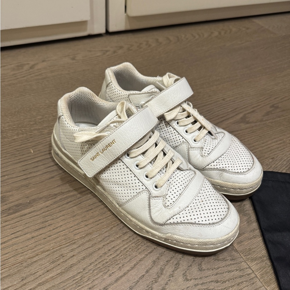 Saint Laurent Sneakers SL24